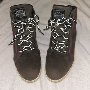 Holly Davidson riding tennis shoes excellent condition super comfortable